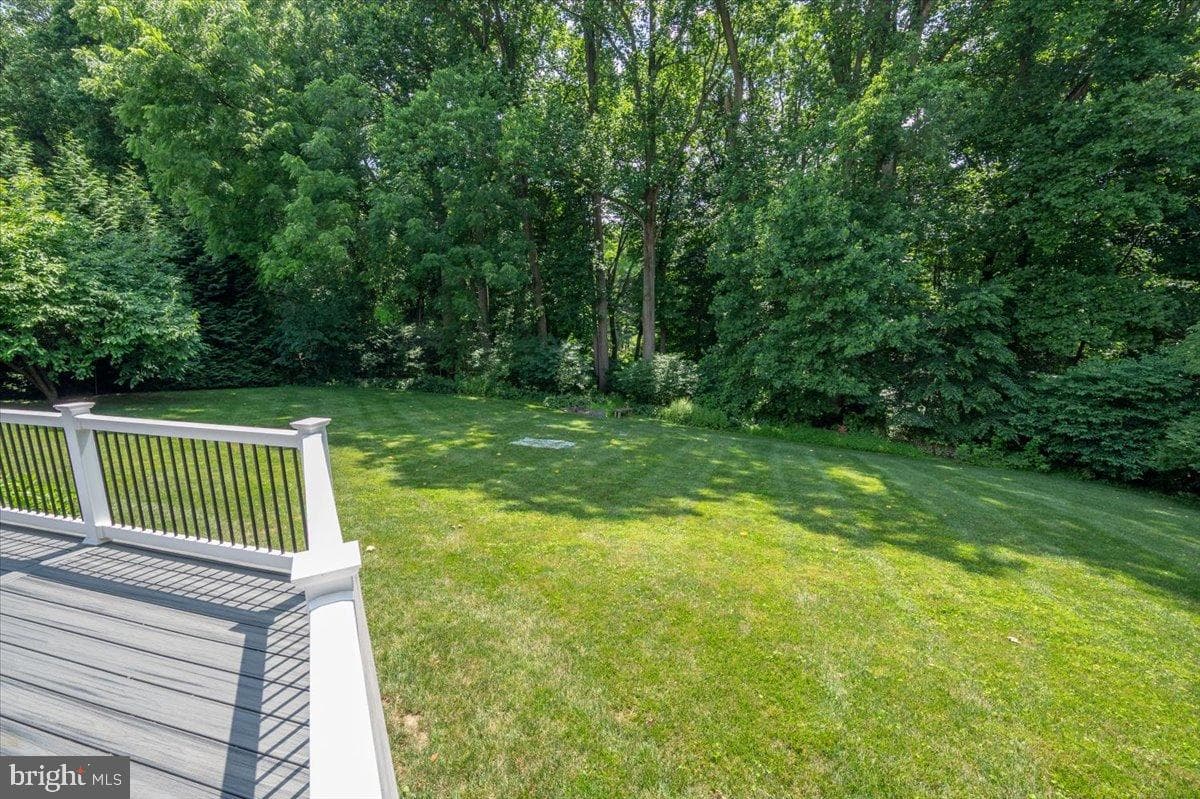 120 Eden Road photo 32