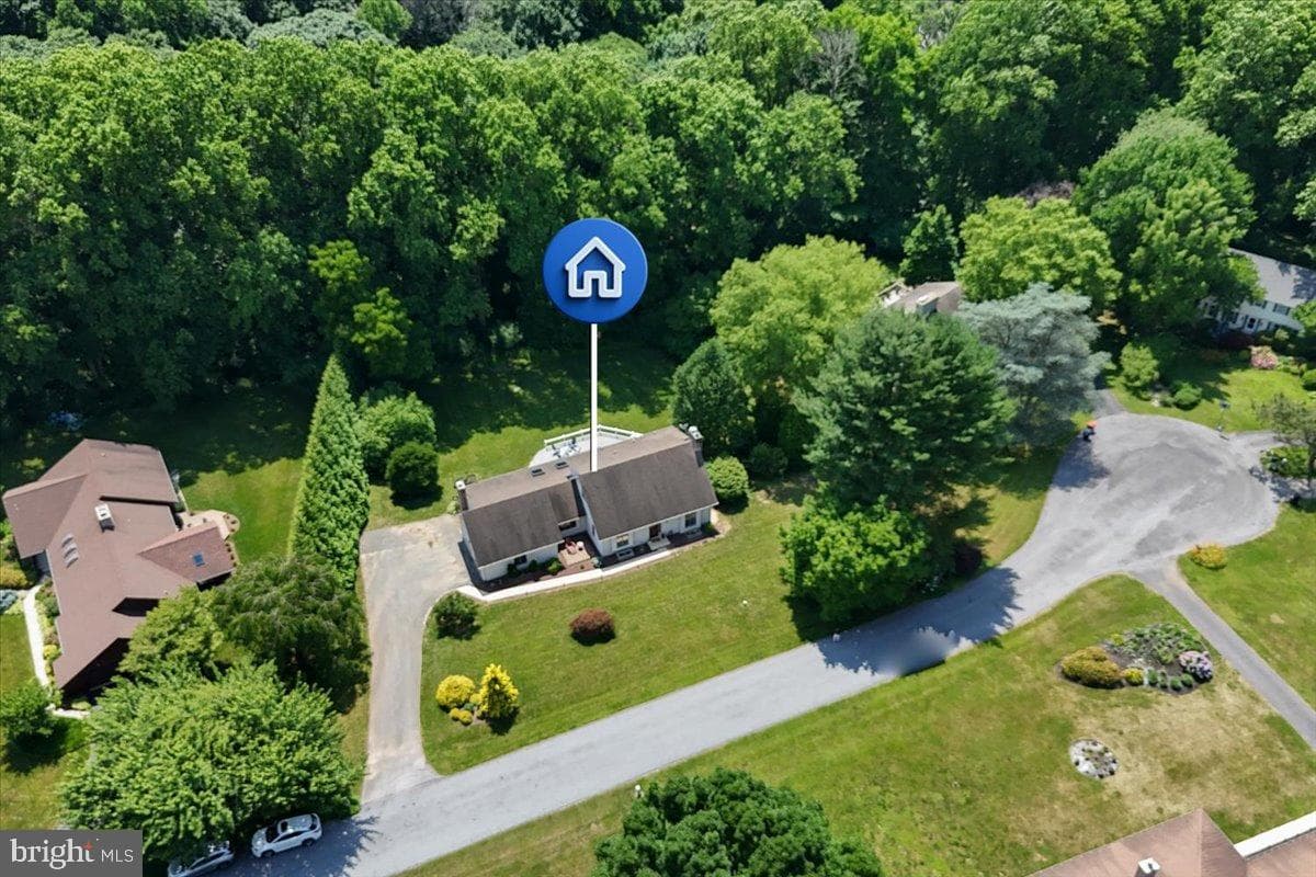 120 Eden Road photo 36