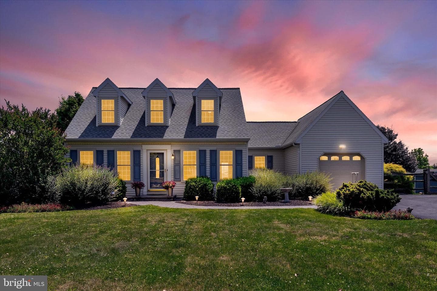 26 Henley Way photo 2