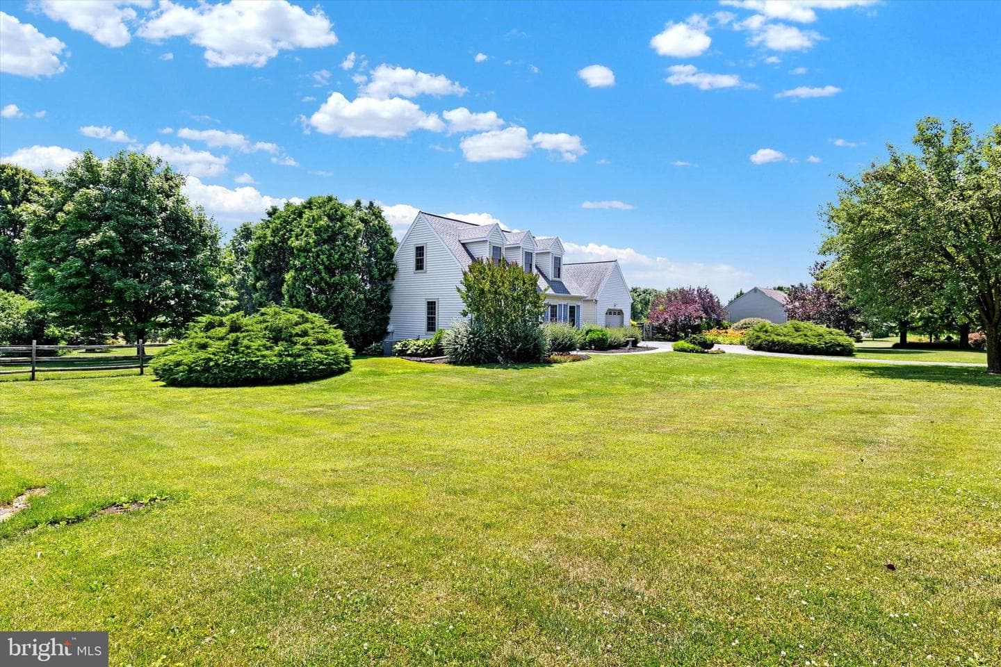 26 Henley Way photo 29