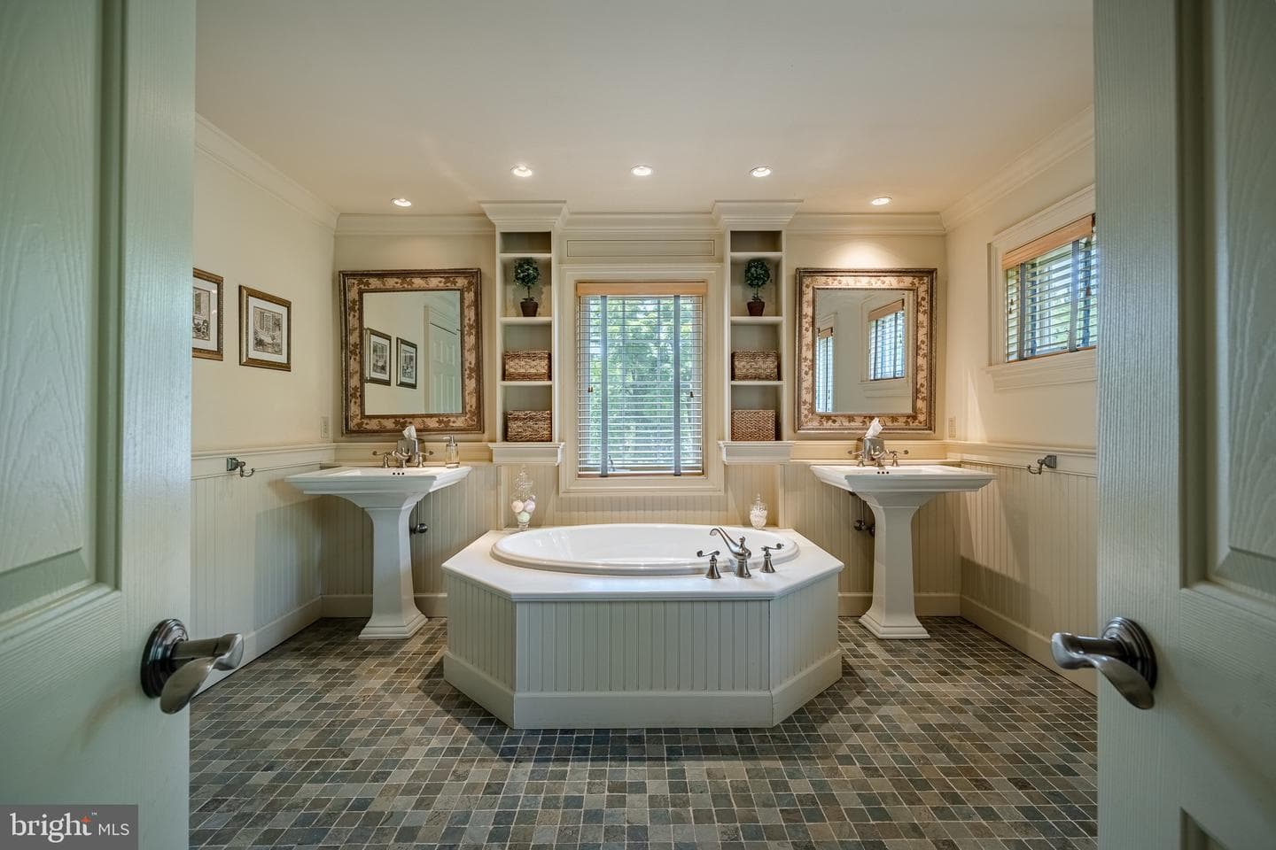 189 Windgate Drive photo 25