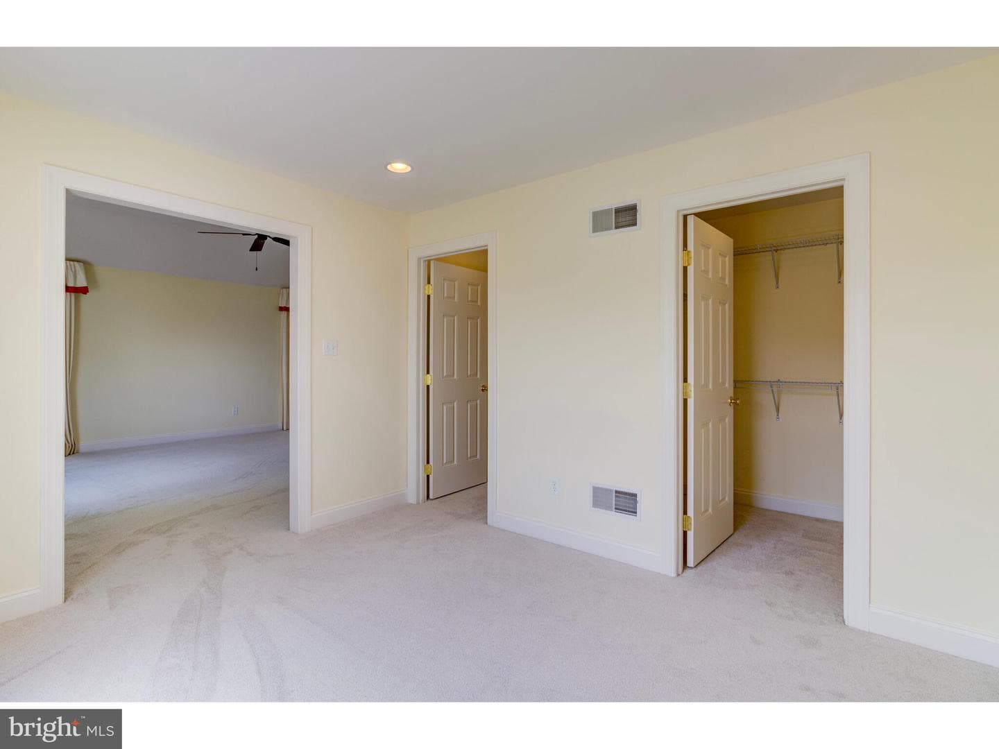 303 Hyatt Lane photo 31