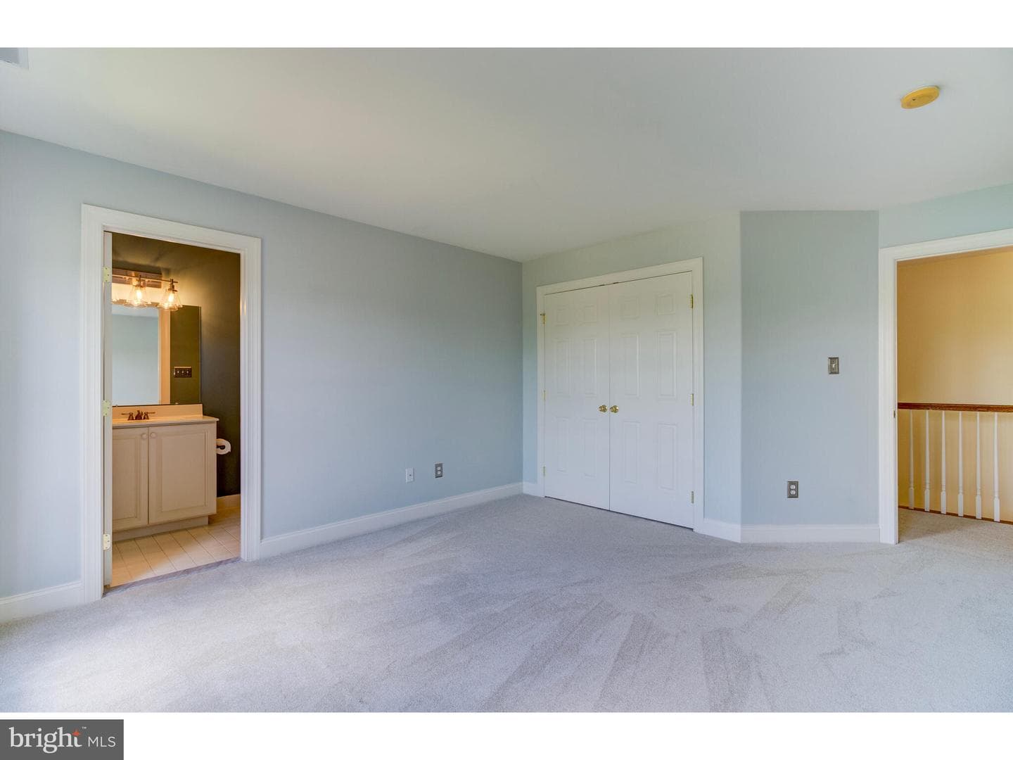 303 Hyatt Lane photo 34