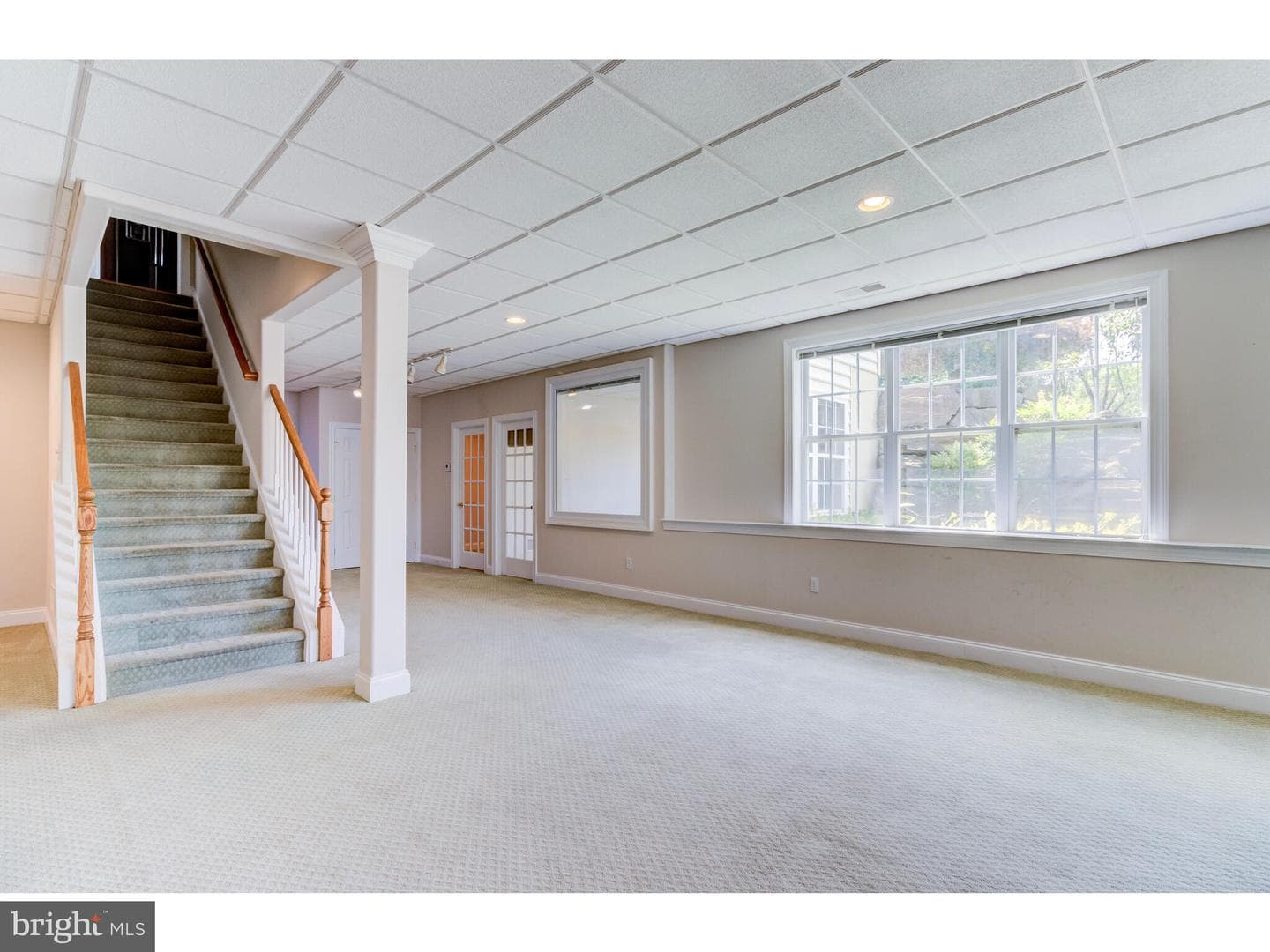 303 Hyatt Lane photo 40