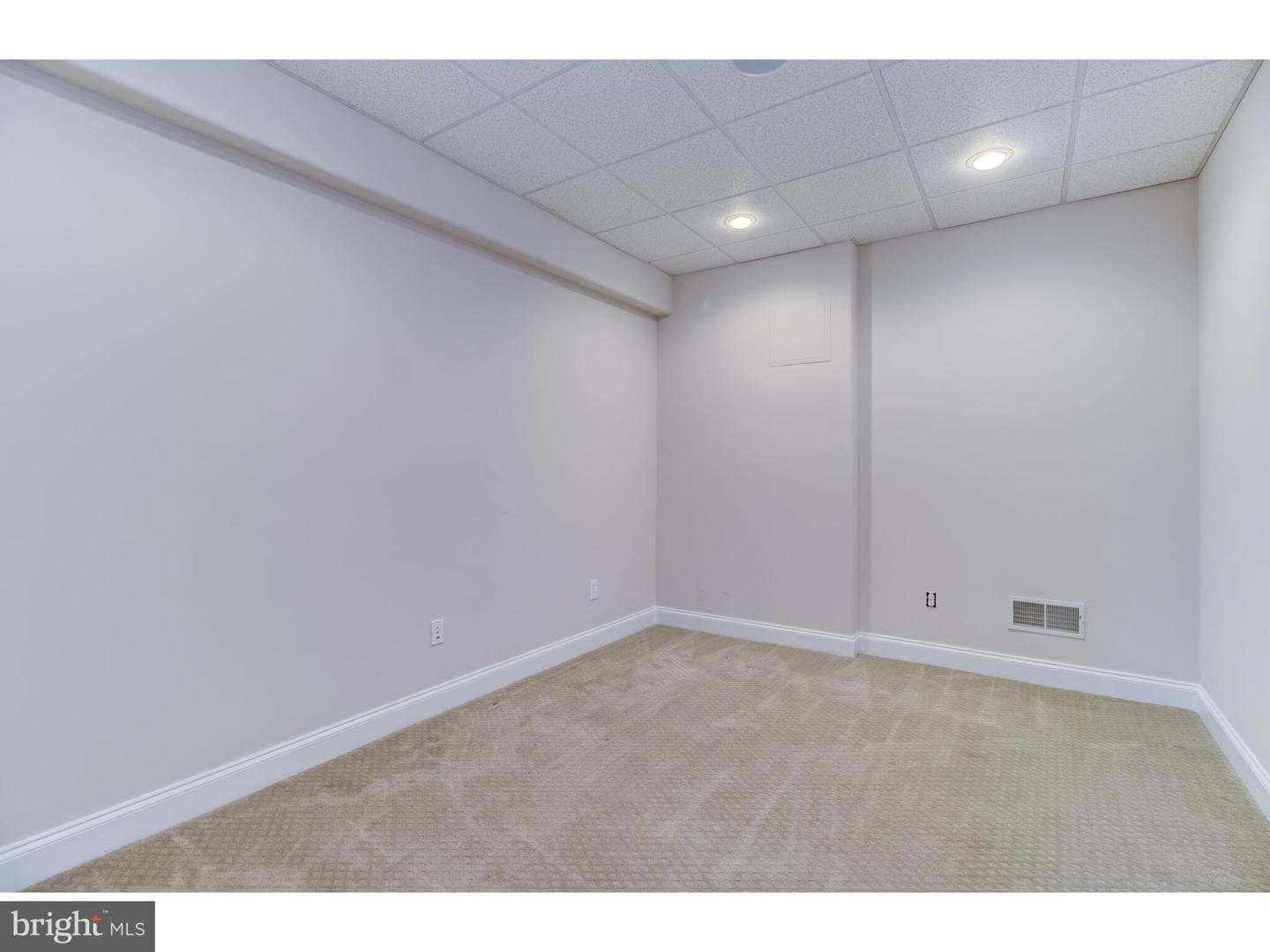 303 Hyatt Lane photo 42