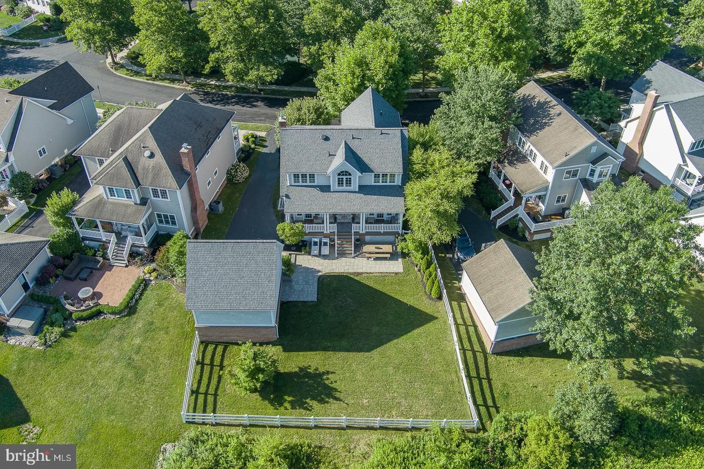 478 Fairmont Drive photo 4