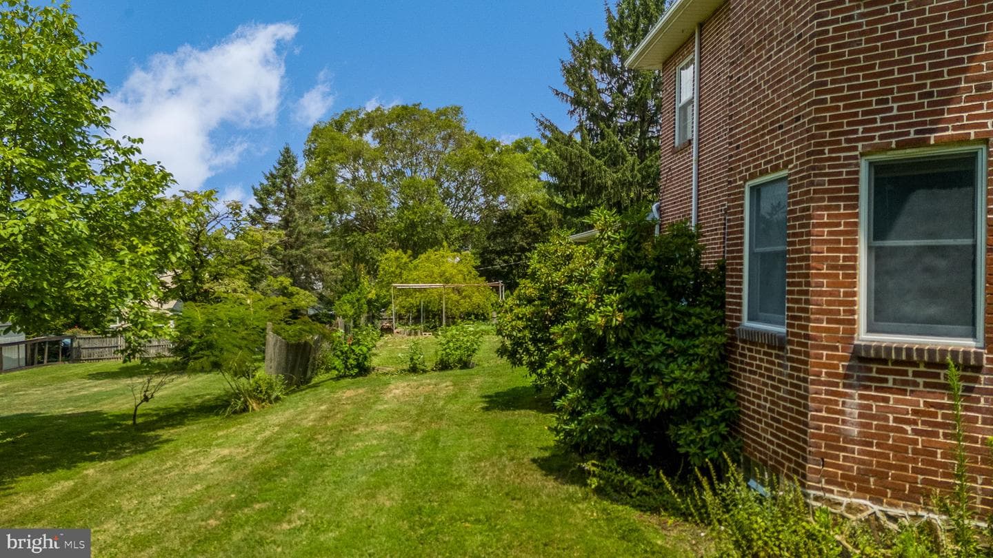 415 Magnolia Street photo 25