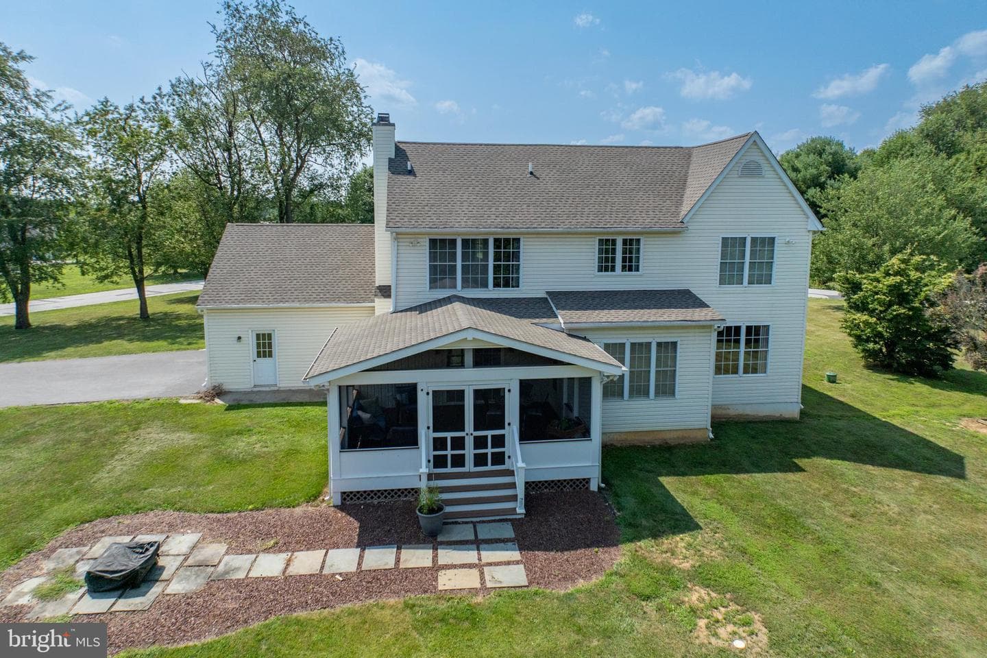 205 Warwick Court photo 4