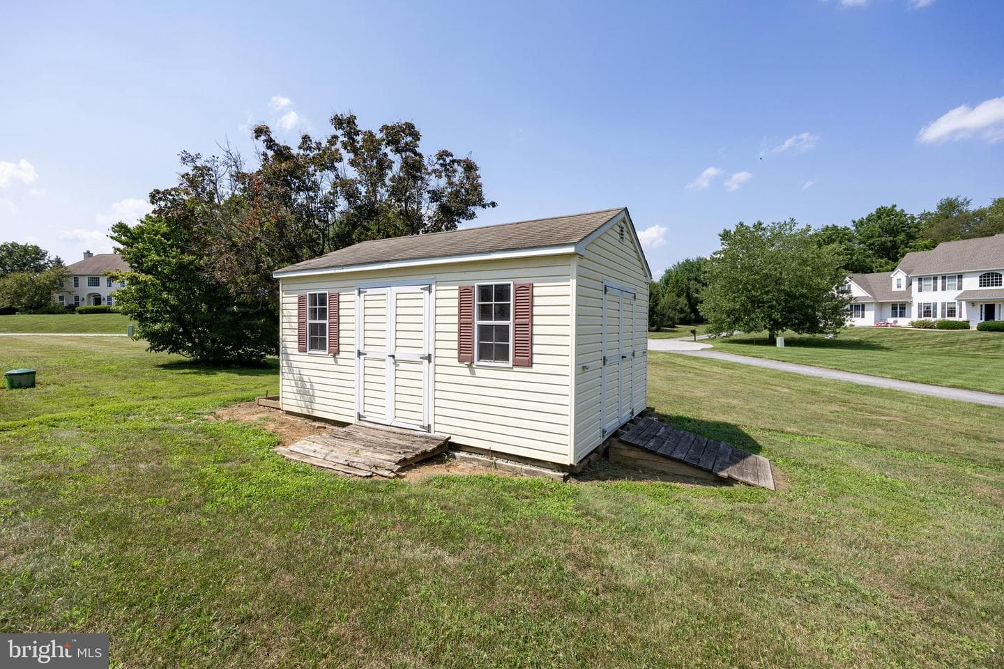 205 Warwick Court photo 42