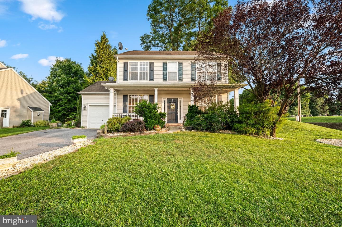 101 Newport Circle photo 3