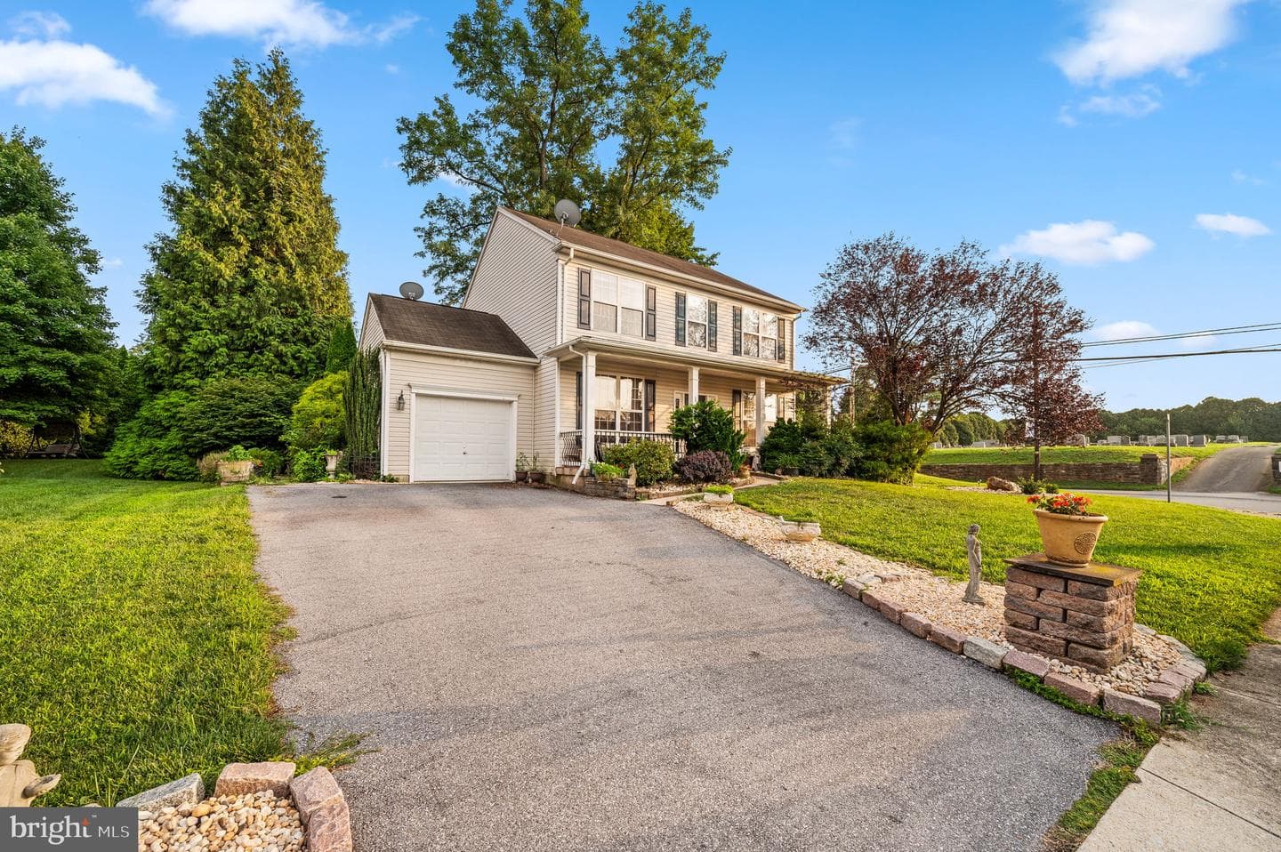 101 Newport Circle photo 4