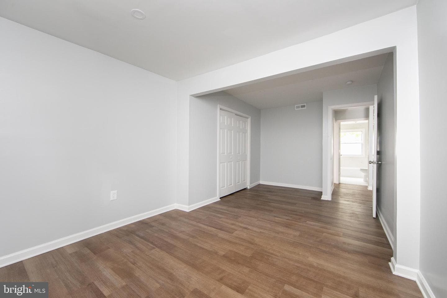 24 Johnson Avenue photo 13