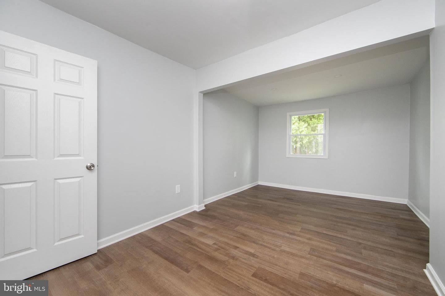 24 Johnson Avenue photo 16