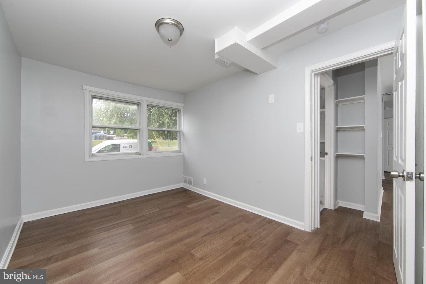 24 Johnson Avenue photo 18