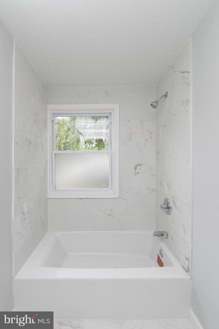 24 Johnson Avenue photo 27