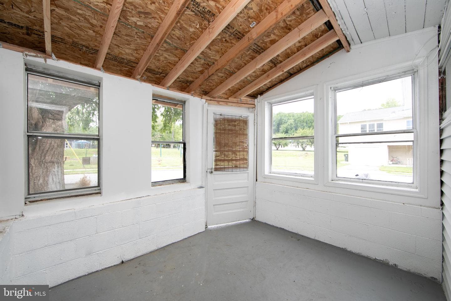 24 Johnson Avenue photo 33