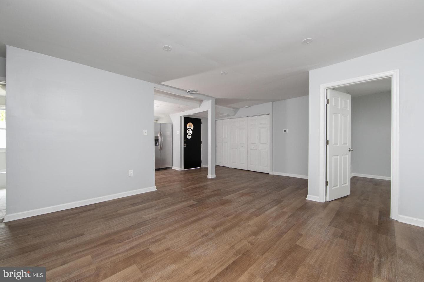 24 Johnson Avenue photo 4
