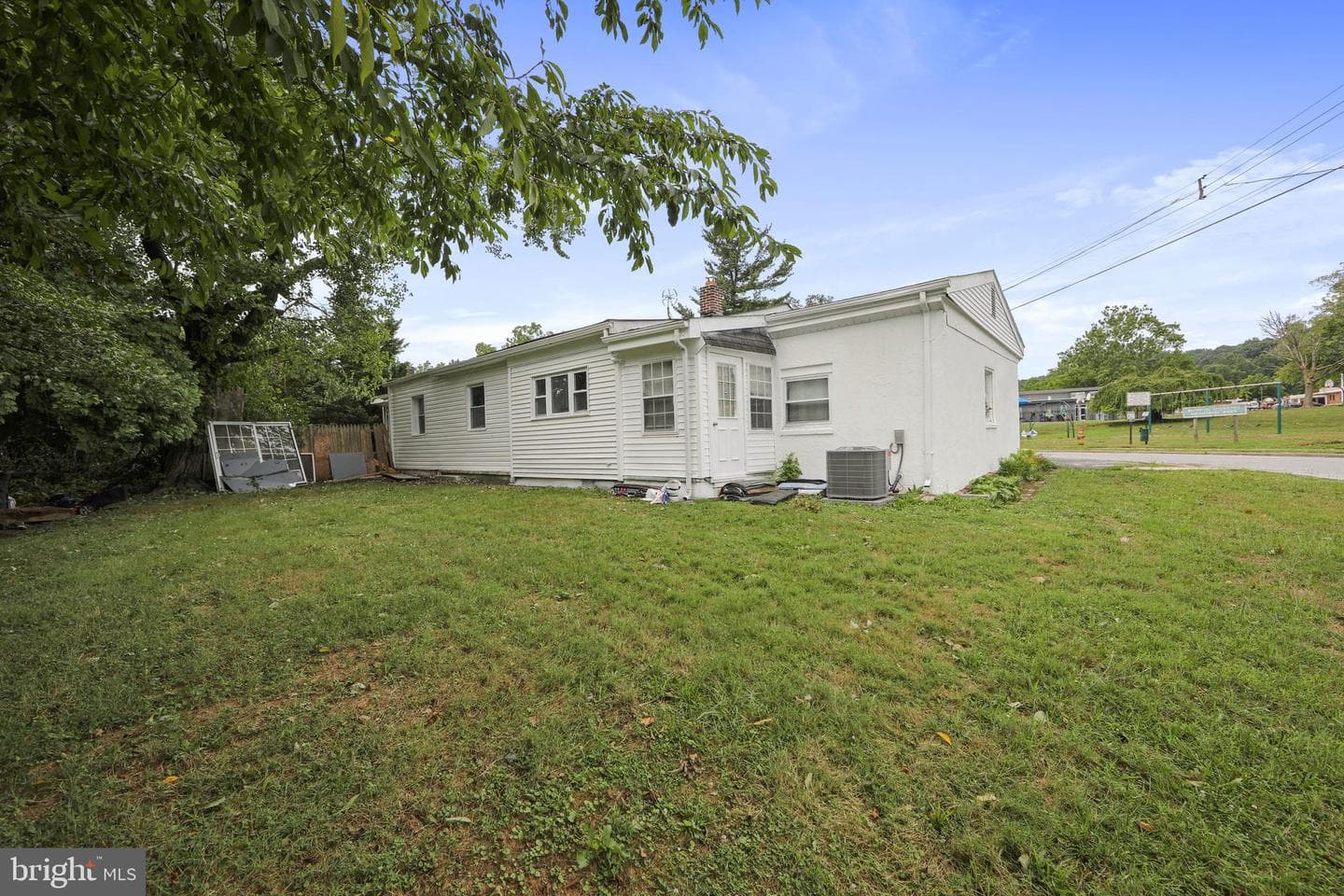 24 Johnson Avenue photo 40
