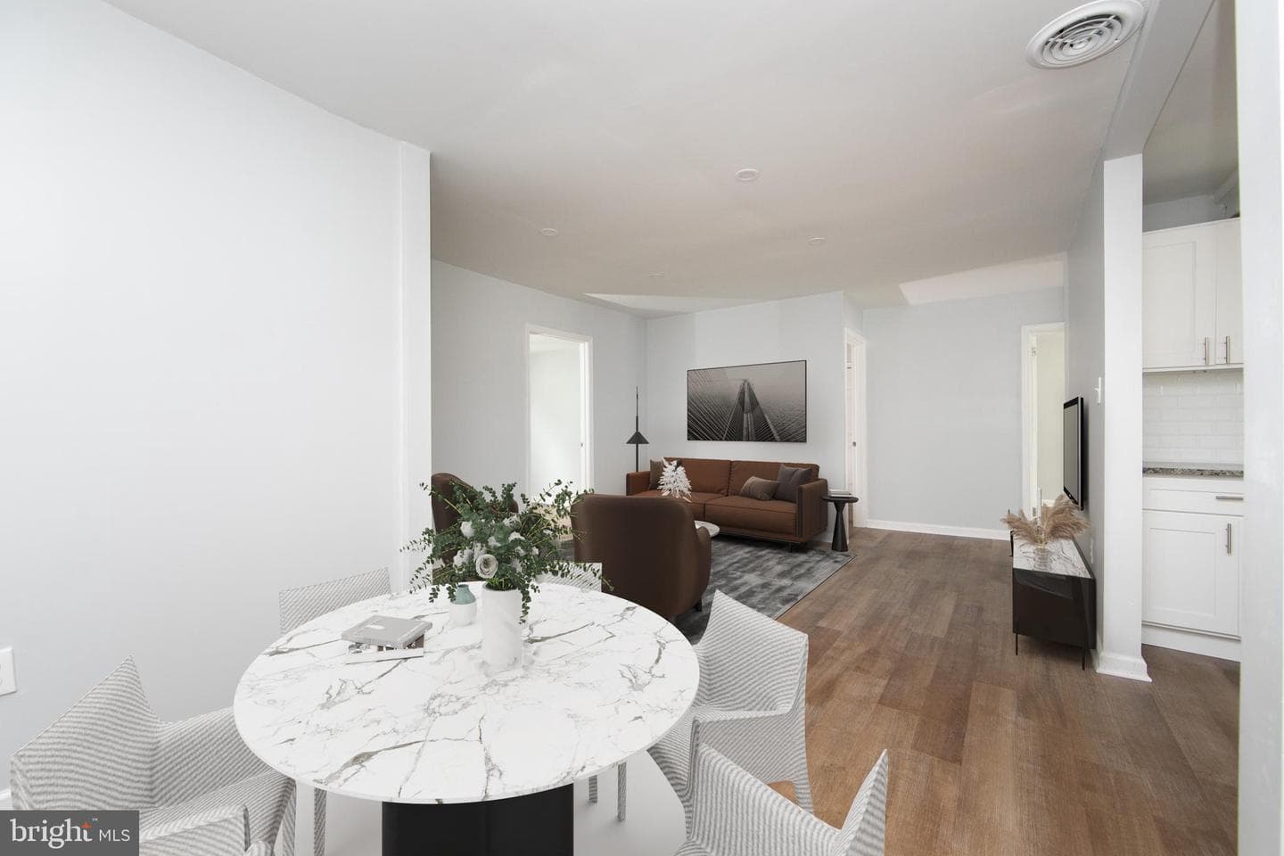 24 Johnson Avenue photo 7