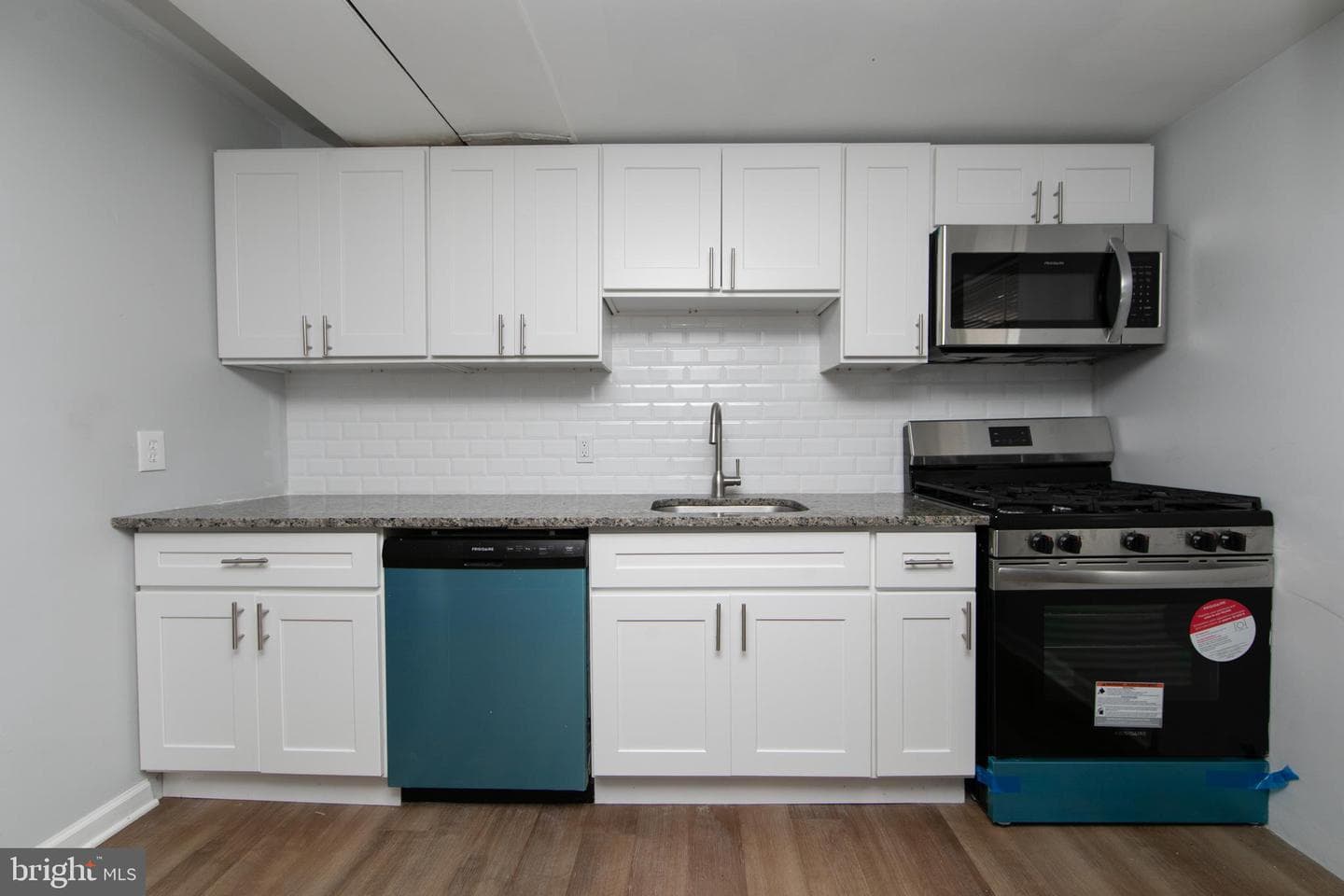 24 Johnson Avenue photo 9