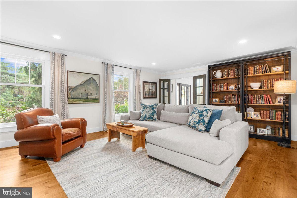 1485 Tullamore Lane photo 13