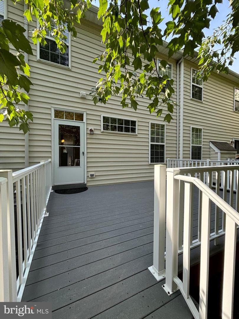 113 Regents Court photo 27
