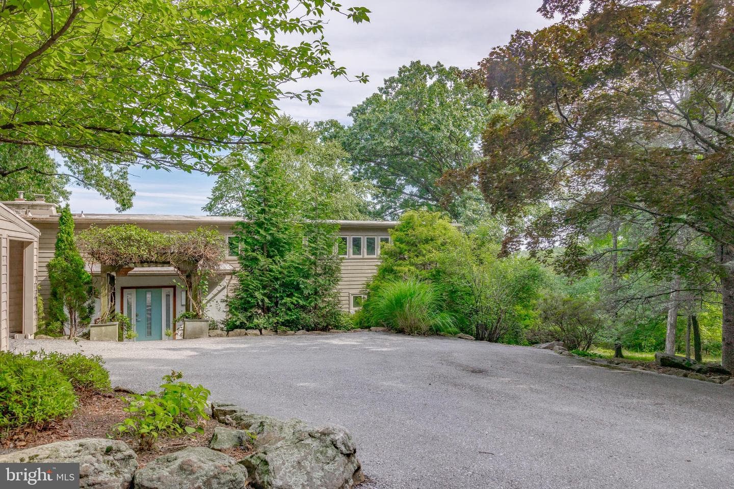1646 Hilltop Road photo 1