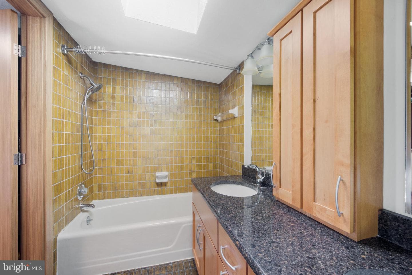 1646 Hilltop Road photo 32