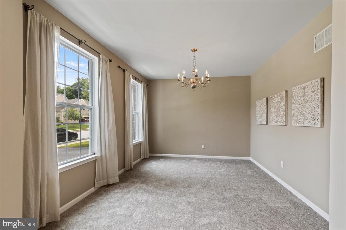 1233 Devonshire Road photo 12