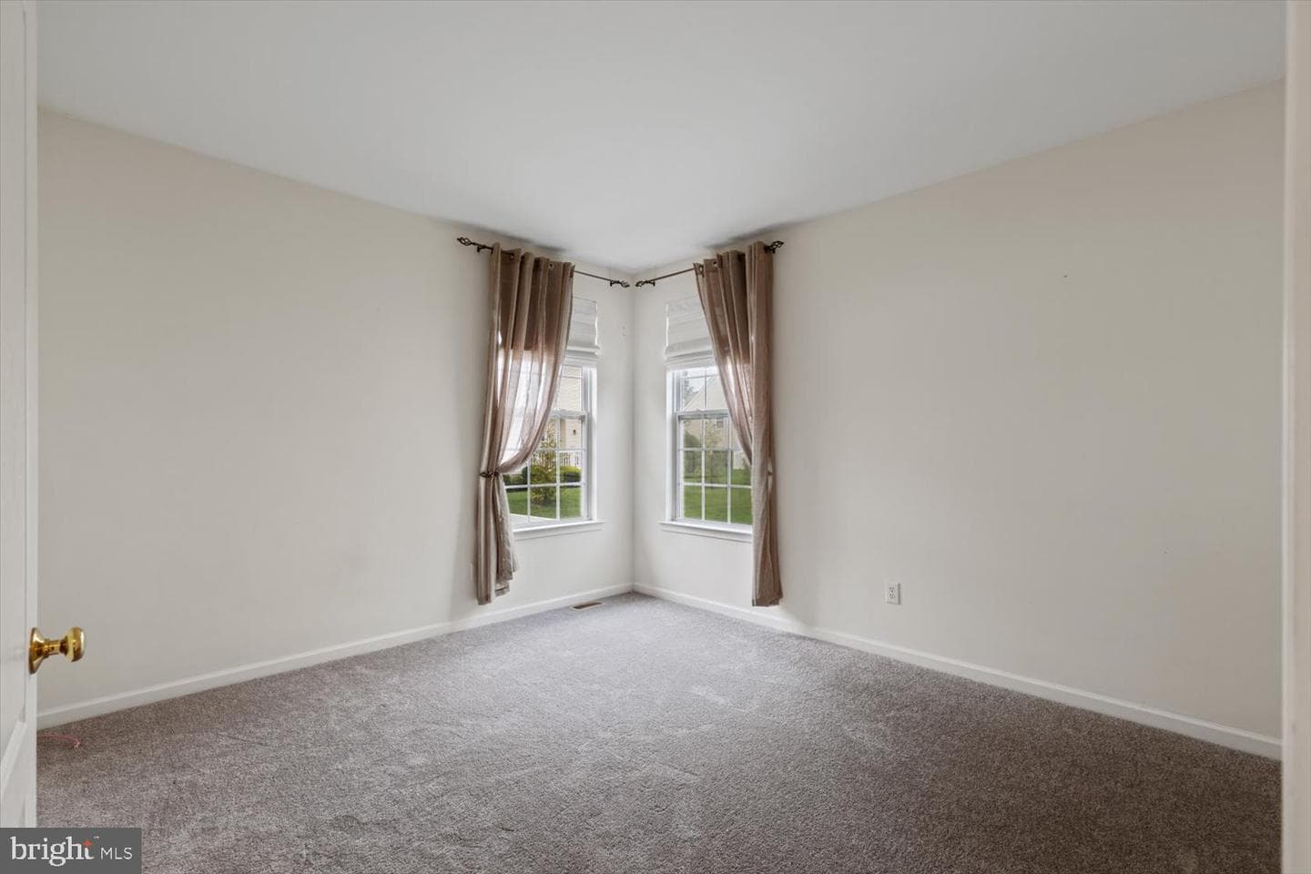 1233 Devonshire Road photo 17