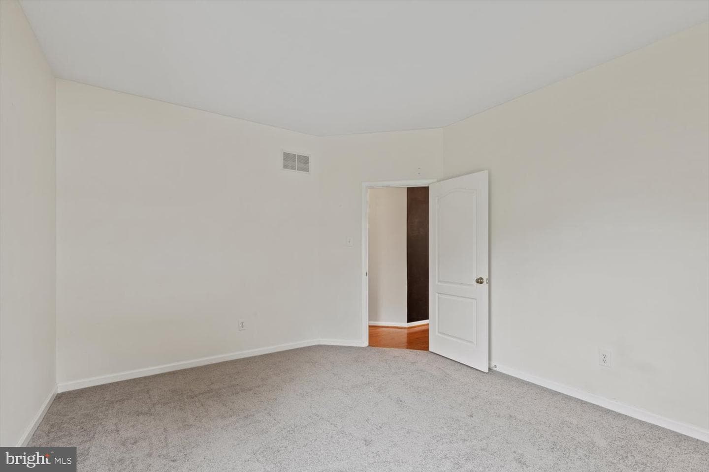 1233 Devonshire Road photo 18