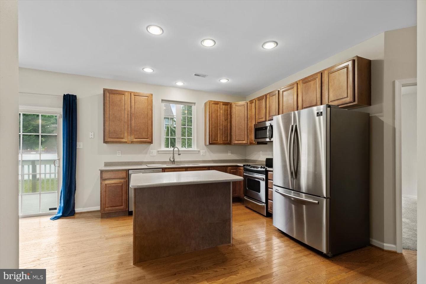 1233 Devonshire Road photo 19