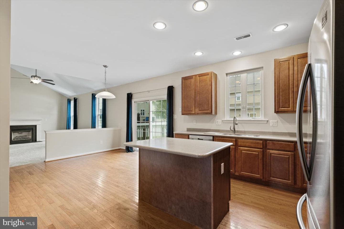 1233 Devonshire Road photo 21