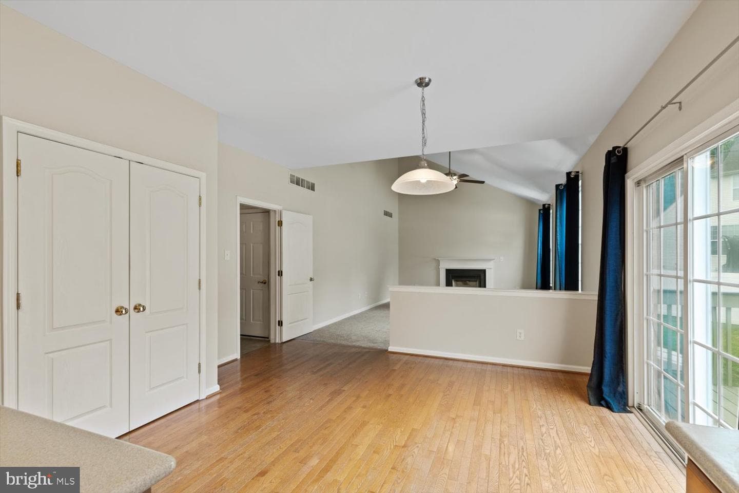 1233 Devonshire Road photo 23