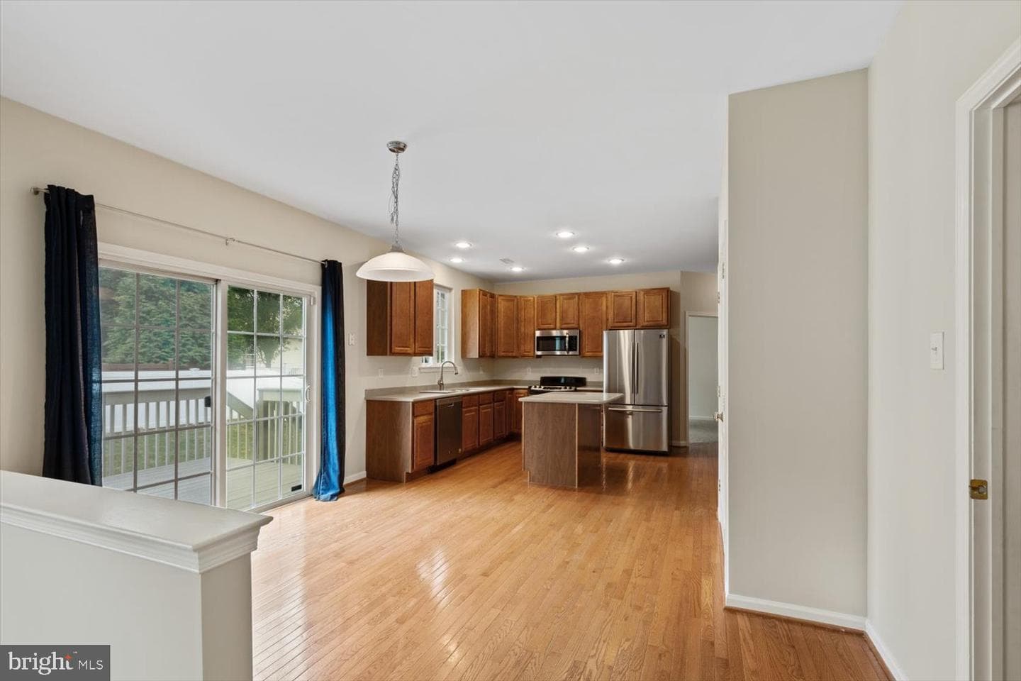 1233 Devonshire Road photo 24