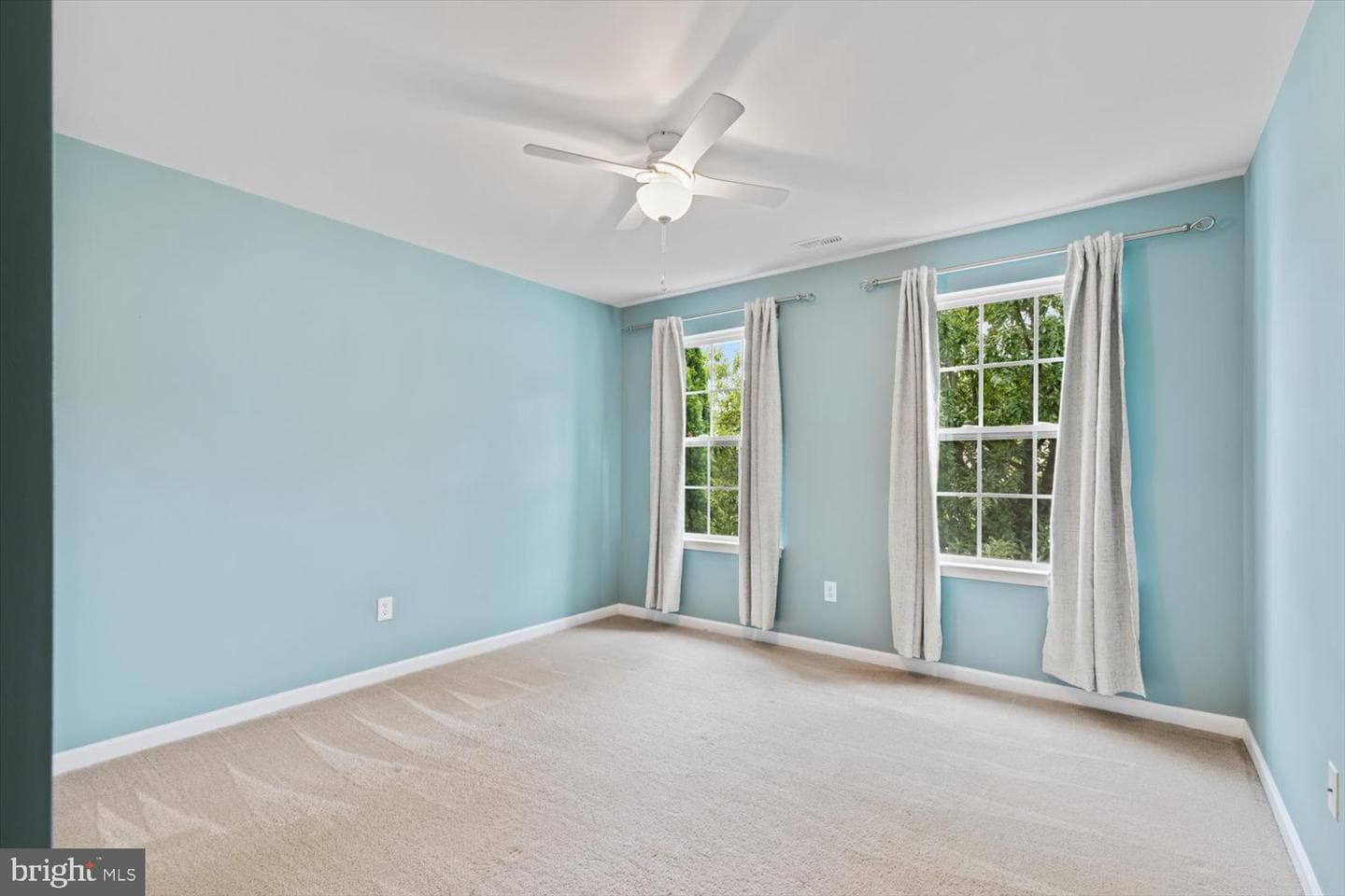 1233 Devonshire Road photo 36
