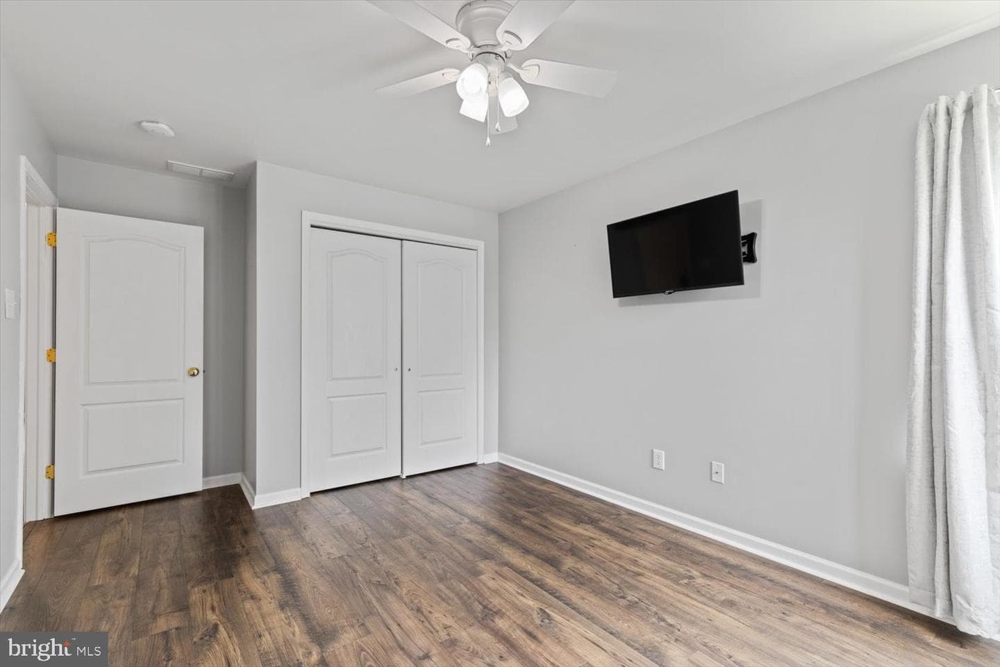 1233 Devonshire Road photo 39