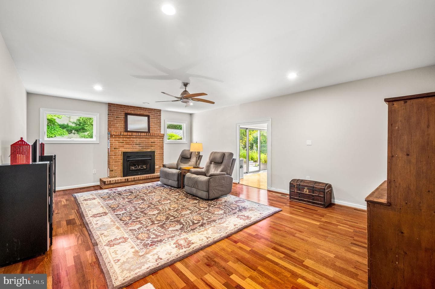 400 Mackenzie Drive photo 16