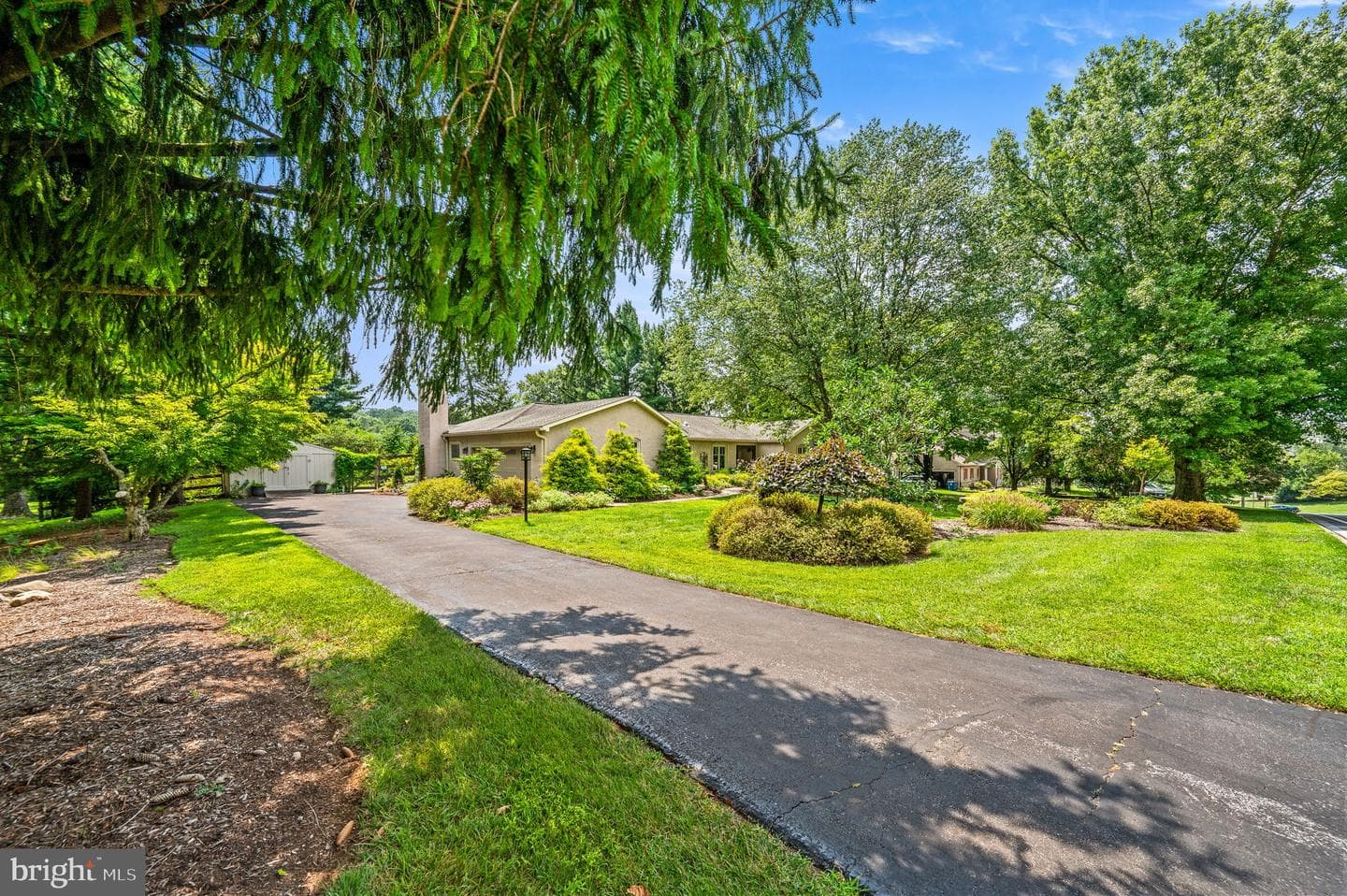 400 Mackenzie Drive photo 3