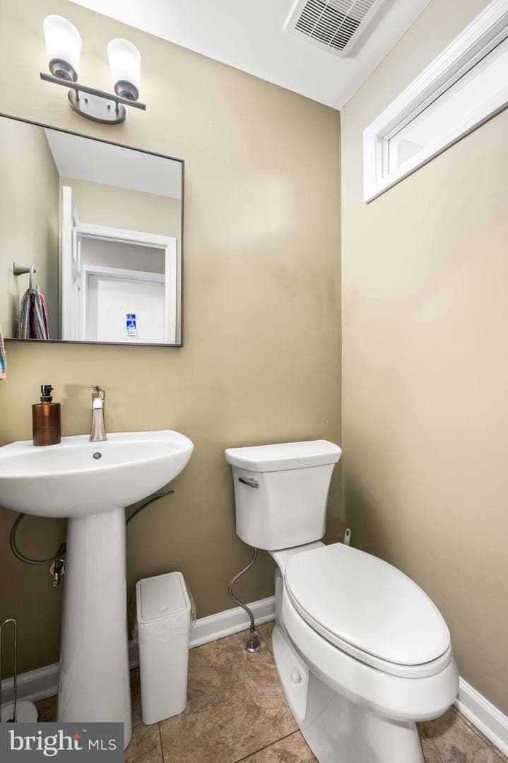 400 Mackenzie Drive photo 33