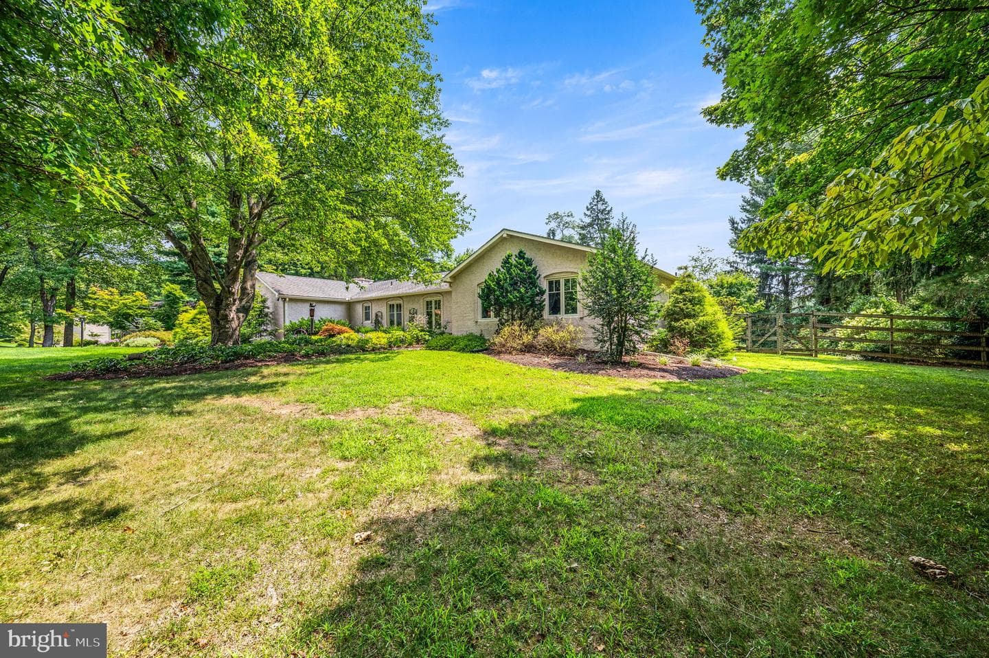 400 Mackenzie Drive photo 4