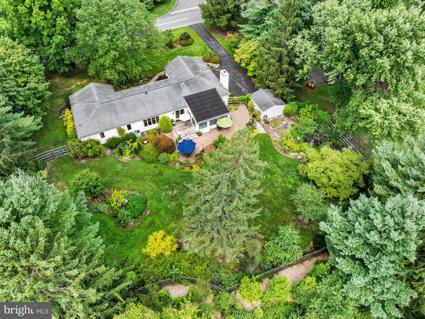 400 Mackenzie Drive photo 42