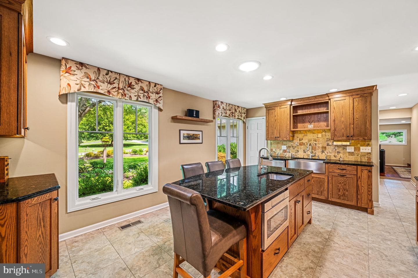 400 Mackenzie Drive photo 8