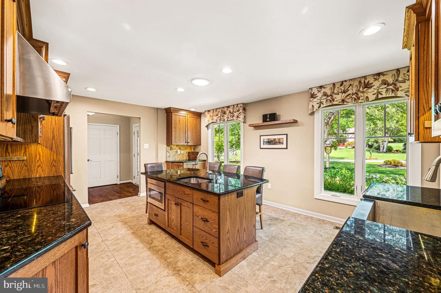 400 Mackenzie Drive photo 9