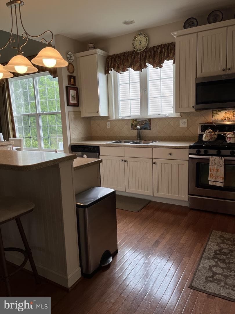 204 Hendrickson Lane photo 6