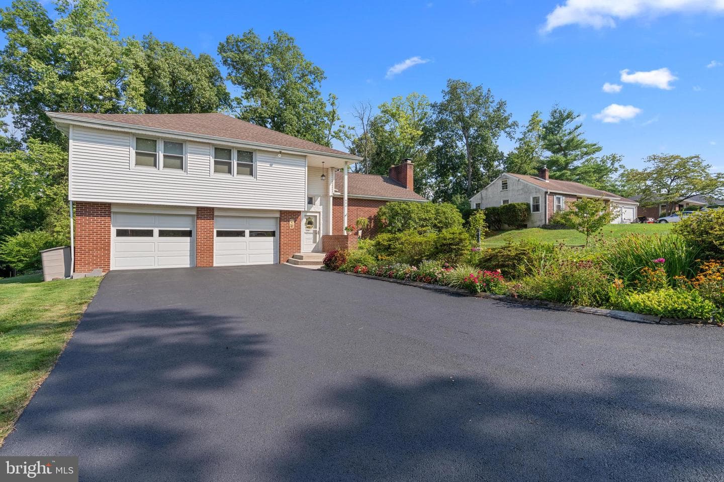 654 Grace Avenue photo 12