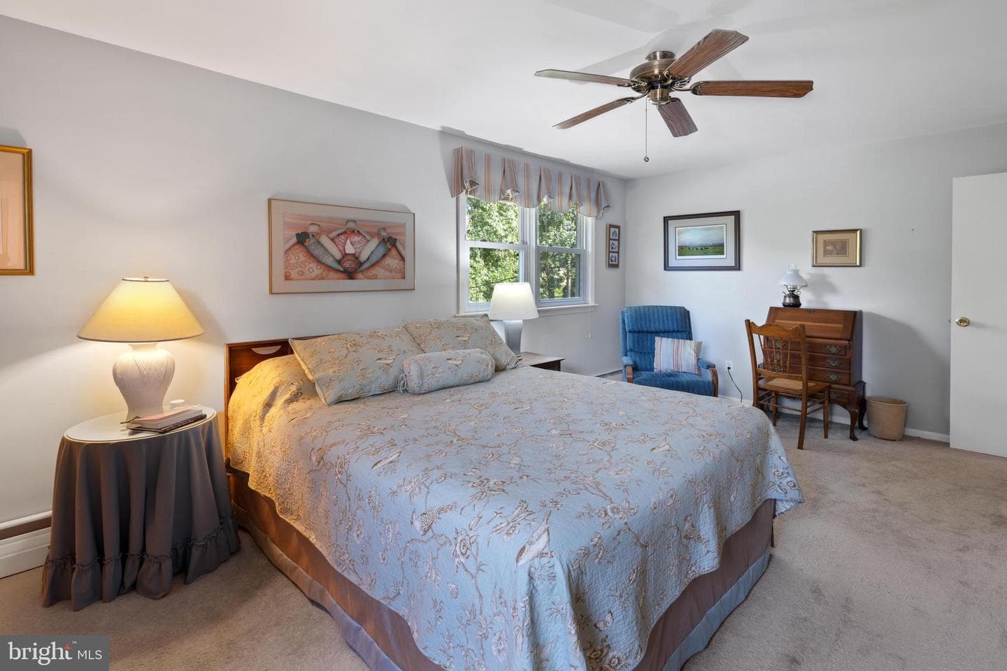 654 Grace Avenue photo 32