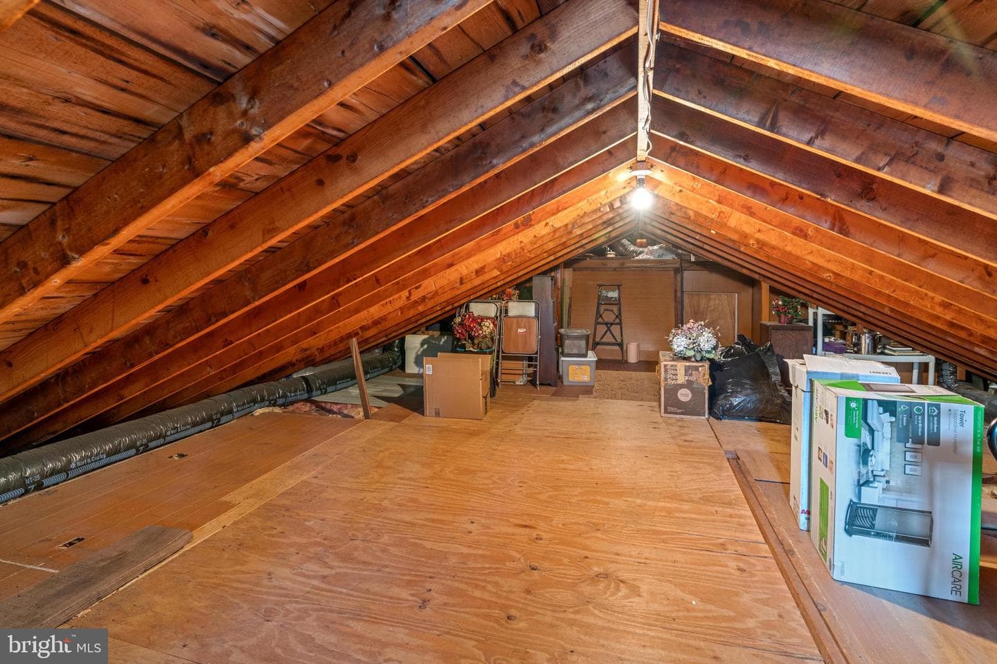 654 Grace Avenue photo 40