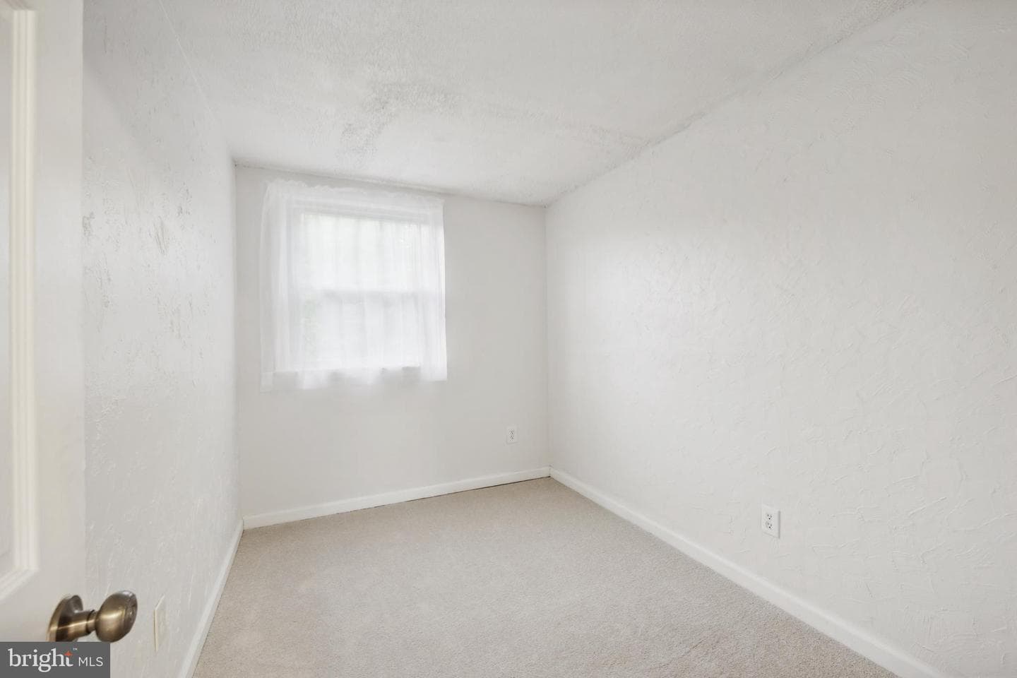 335 Mary Street photo 17