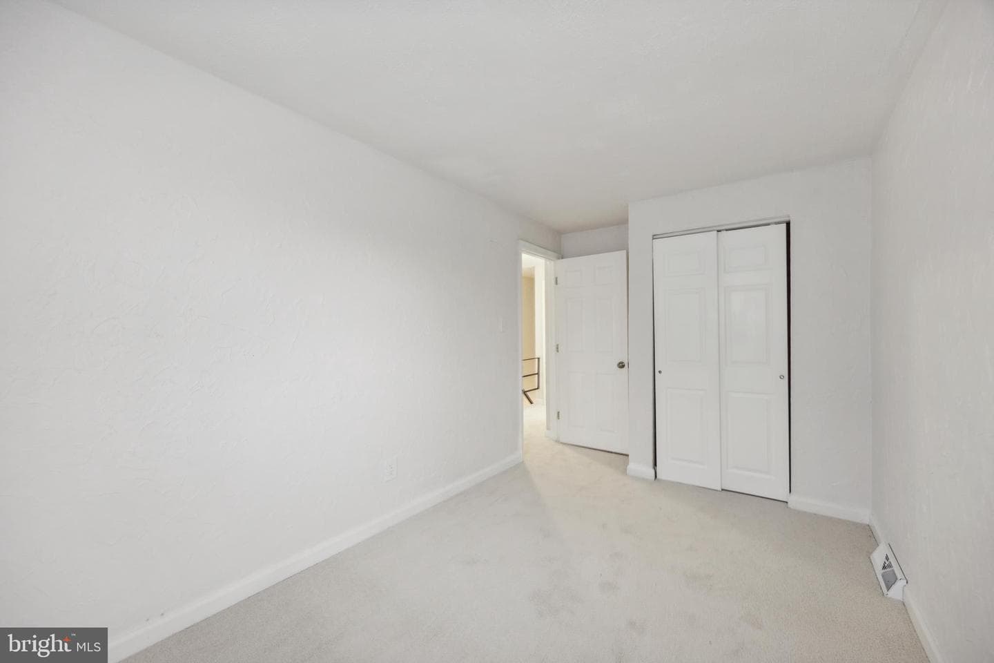 335 Mary Street photo 18